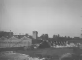 Kvarnsvedens pappersbruk (D813) Vy över bruket och dammen.