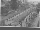 Kvarnsvedens pappersbruk, C 6475.  15-9-1930. Vy över bygget och äldre byggnader