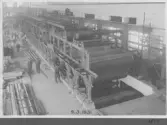 Kvarnsvedens pappersbruk, C 6603.  9-3-1931. Interiör bruket, Montering av pappersmaskin, PM8