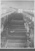 Kvarnsvedens pappersbruk, C 6604.  9-3-1931. Interiör bruket, Montering av pappersmaskin, PM8