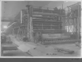 Kvarnsvedens pappersbruk, C 6615. 20-4-1931. Interiör bruket, Montering av pappersmaskin, PM8