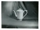 Te-/Kaffekanna från Bo Fajans, omkring 1900-talets mitt.