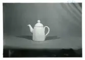 Te-/Kaffekanna från Bo Fajans, omkring 1900-talets mitt.