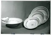 Askfat, fat och skål från Bo Fajans, formgivare Eva Jancke-Björk, omkring 1900-talets mitt.