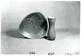 Fat och vas i glasyr 1761 från Bo Fajans, formgivare Berit Ternell, omkring 1900-talets mitt.