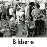 Serie om sex svartvita fotografier som visar loppmarknad på Frejaplan i Mölndal, år 1994.