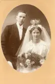 Bröllopsporträtt av Karin & Edvard Näslund, Långbo (enligt text i album).