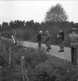 Orientering, 27/9 1942. 
Diskussion om vägval vid en kontroll.