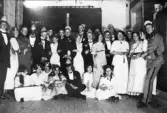 Unga på bal, 1913