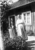 Kåkås mamma med apan Mary, 1910-tal