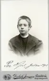 Porträtt av Per Hjort, julen 1900 (enligt text framsida kort).