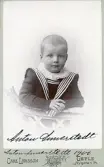 Porträtt av Anton Annerstedt 1900 (enligt text framsida kort).