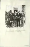 Skansen. Berättare. Jussi Björling med familj vid sonen Lars-Olofs konfirmation i Seglora kyrka 1955.