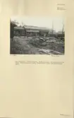 Skansen. Byggnader. Dala- och Moragården under flytten och uppförandet.
Från vänster: Östnorstugan, Hedninghuset, Bergkarlåsloftet 1574, Färnashärbret 1595, Säshärbret 1589, Dritmöriladan 1585.