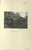 Skansen. Byggnader. Dala- och Moragården under flytten och uppförandet.
