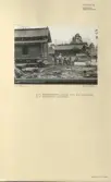 Skansen. Byggnader. Dala- och Moragården under flytten och uppförandet. Färnäshärbret rullas till sin nya plats i gårdens östsida. Till höger byggs Säshärbret upp.