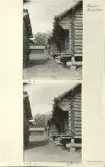 Skansen. Byggnader. Dala- och Moragården under flytten och uppförandet.
