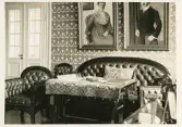 Interiör inifrån borgmästarvillan i Sölvesborg, som idag huserar Hotell Humbla, uppfördes 1903 av borgmästare Philibert Humbla (1863-1925). Far till Philibert Humbla, museiman och svensk konsthistoriker (1896-1952) som 1940 blev förste chef vid Gävle museum (källa Wikipedia).