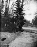 Två kvinnor i Botaniska trädgården, Uppsala
