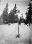 I skidbacken, Uppland