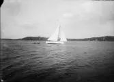 Segelbåt med jolle på släp, Uppland