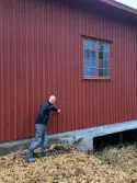 Hyttans södra fasad efter avslutade arbeten.