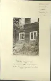Skansen. Byggnader. Delsbogården före flyttningen. Västeräng nr 4. Parti av byggnaden med märken efter taksparrarna sedan byggnaden var i en våning. Västeräng nr 4. 