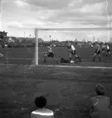 Fotbollsmatch ÖSK - Karlskoga IF, 1950-04-30