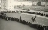 Kungsladugårdsskolan uppfördes under åren 1930-1932 och arkitekt var Ragnar Ossian Swensson.
Trafikundervisning.