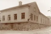 Carlgrenska skolan intill Stigbergstorget uppfördes år 1827.
Majornas fattigfriskola.