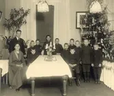 Avsöndringsskolan julen 1921.
Avsöndringsskolan hade till uppgift att ta hand om vanartade och skolkande barn, hindra dem att utöva skadligt inflytande på folkskolans välartade lärjungar samt att genom noggrannare uppsikt och en i möjligaste mån individuell handledning verka för deras tillrättaförande och förbättring.
År 1903 anordnades inom avsöndringsskolan även ett folkskolans barnhem för sedligt försummade gossar.
