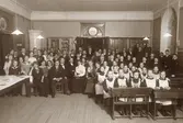 Göteborgs folkskolors barnhem ca 1890-1900.
År 1903 anordnades inom avsöndringsskolan även ett folkskolans barnhem för sedligt försummade gossar.