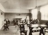 Streteredshemmet (Skolhemmet i Stretered) i Kållered, Mölndal, var en omfattande institution för barn och unga med intellektuell funktionsnedsättning, verksam från 1894 fram till 1990-talet.
Arbetssal vid Stretereds skolhem.