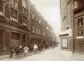 Holtermanska baracken.
Stenhuset hade förvärvats av grosshandlare Martin Abraham Holterman. Holterman skänkte sedermera huset till 