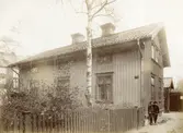 Wickstrandska skolan.
I hörnet av Ånäsvägen-Örngatan, hyrde skolstyrelsen 1861 och under 20 år lokaler i von Holtens hus n:o 13 litt. BB i 12 roten.
Skolan kallades för Wickstrandska skolan efter en av lärarinnorna.