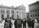 Skolhuset i Annedal låg i angränsning till Krokslättsgatan, Haga Kyrkogata och Folkskolegatan.
Skolan uppfördes 1881-1883 av byggmästare L. Forsberg och arkitekt var Carl Fahlström.
