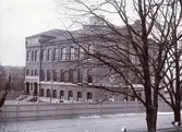 Kvibergsskolan uppfördes under åren 1890-1891 av byggmästare Janne Johansson och arkitekt var Adrian Peterson.