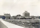 Annexbyggnaden till nya skolhuset på Lindholmen uppfördes åren 1912-1913 av firman Hollander & Vesterberg och arkitekt var Arvid Bjerke.