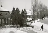 Bagaregårdens skola (Bagaregårdsskolan) uppfördes under åren 1917-1918 och arkitekt var Johan Jarlén.
