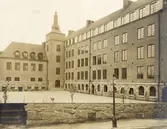 Odinsskolan uppfördes som under åren 1917–1918 och arkitekt var Gustav Adolf Falk. 