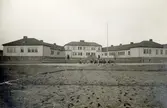 Lödöseskolan uppfördes under åren 1919-1921 och låg på Harald Stakegatan. Arkitekt var Johan Jarlén.
Åren 1952–1953 byggdes en ny skolbyggnad i anslutning till den gamla. Arkitekterna var Ragnar Ossian Swensson och Mandus Mandelius. När den nya tillbyggnaden invigdes 1953 bytte skolan namn till Gamlestadsskolan.
