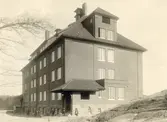 Gamla Lundenskolan uppfördes år 1914 och arkitekt var Eugen Thorburn.