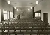 Kålltorpsskolan invigdes år 1943, uppfördes av byggnadsfirman Lars Hansson och arkitekt var Åke Wahlberg.
Samlingssal.
