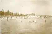 Badliv i Binz på ön Rügen, sommaren 1930 (enligt text i album).