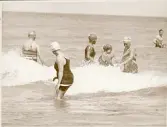 Badliv i Binz på ön Rügen, sommaren 1930 (enligt text i album).