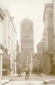 Del av staden Stralsund med Sankt Jakobi-kyrkan i bakgrunden, sommaren 1930 (enligt text i album).