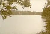Vy över en sjö i Stralsund, sommaren 1930 (enligt text i album).
