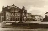 Semperoper (operahus) i Dresden, sommaren 1930 (enligt text i album).