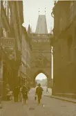 Prag: Mostecká vêz (bro-torn), sommaren 1930 (enligt text i album).