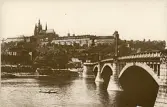 Prag: Mánesûv most (Manes-bron), sommaren 1930 (enligt text i album).